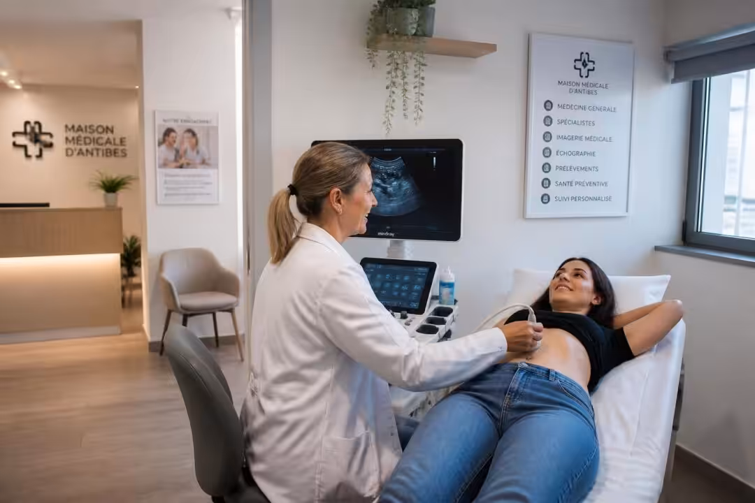 découvrez nos services d'échographie à la maison médicale d'antibes, alliant expertise et confort pour un examen de qualité près de chez vous.